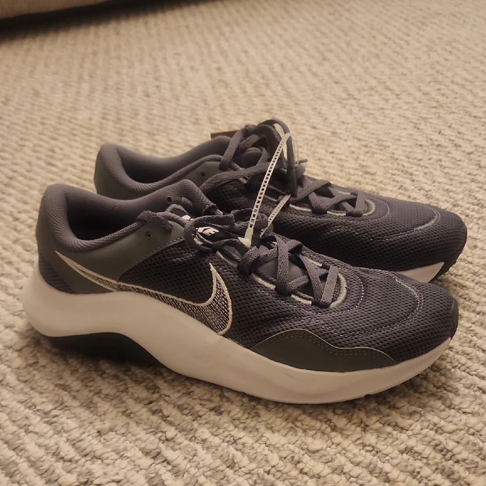 Nike Legend Essential 3 Next Nature Smoke Grey Size 10.5